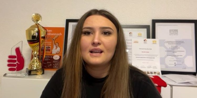 Njihuni me Bleonitën, vajza shqiptare shpallet “Shitësja e vitit” në Gjermani, tregon rrugëtimin e vështirë si emigrante