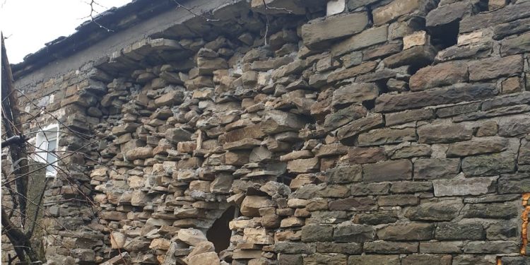 Pasojat e rënda të motit të keq në Këlcyrë, shihni si janë dëmtuar shtëpitë (FOTO)