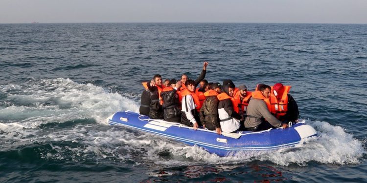 Rrëfimi i emigrantit në Angli/ Elisi: Mbërrita me gomone, mos e provoni! Shpresoj të marr leje pune në 2023