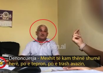 Zyrtari i Tatimeve i fut duart koleges/ Ajo e refuzon, por e heqin nga puna (VIDEO)