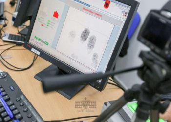 Andrew Bode aplikoi për pasaportë pas vrasjes së biznesmenit nga Saranda (VIDEO)