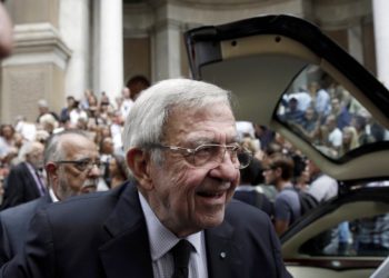 Varrimi i ish-mbretit të Greqisë, “blindohet” Athina me policë dhe masa të rrepta sigurie