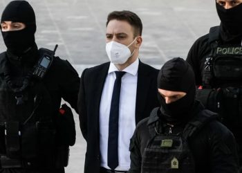 Babai i Carolinës plas “bombën”: Babis e vrau se ishte i përfshirë në një bandë droge dhe vajza ime e dinte