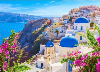 Santorini është në rrezik, gjeofizikantët paralajmërojnë për një vullkan nënujor (Detajet)