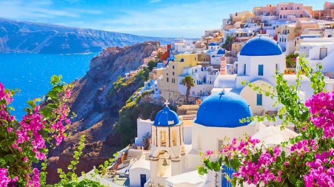 Santorini është në rrezik, gjeofizikantët paralajmërojnë për një vullkan nënujor (Detajet)