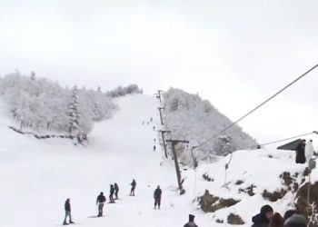 Turistët për ski në Dardhë/ Pista e vetme në Shqipëri pret të pasionuarit pas sporteve dimërore