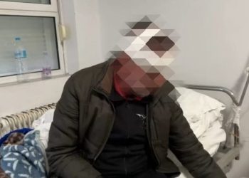 Flet mësuesi i dhunuar nga Tepelena: Më ftuan për kafe, pastaj më goditën me grushta në makinë (VIDEO)