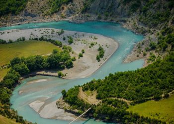 Ekspertët publikojnë udhërrëfyesin për ta kthyer lumin Vjosa në Park Kombëtar