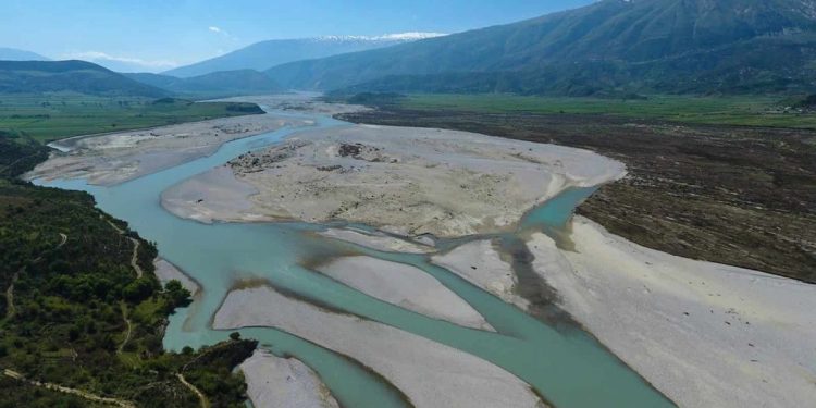 Vjosa renditet në mesin e 52 vendeve që duhen vizituar në 2023 nga “New York Times”