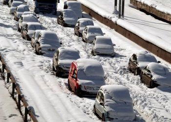 Greqia jep alarmin, po vjen stuhia e rrezikshme e dëborës