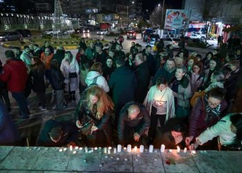 Tërmeti në Turqi e Siri/ Shqipëria solidarizohet nga veriu në jug, ndizen qirinj kudo