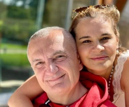 Meta e Kryemadhi urojnë Shën Valentinin: Dashuri përherë në zemrat tuaja