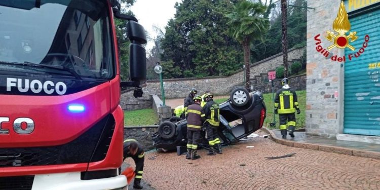 Makina përplaset me pemën, humb jetën tragjikisht i riu shqiptar në Itali