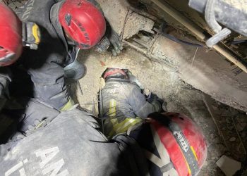 Shpëtohet i riu 64 orë pas tërmetit, zbulohet mesazhi që la në mur: Mos e humb shpresën