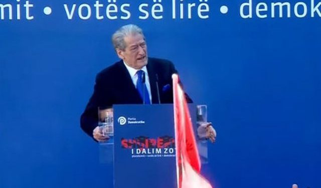 Berisha shfrenon fantazinë: Rama ka fshehur tanke në tunelet e Surrelit