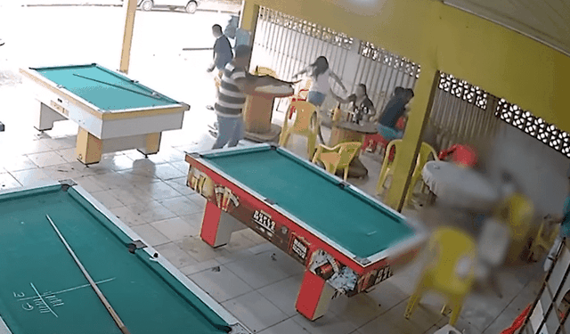 Ngjarje e rëndë/ Humbet në bilardo, vret 7 personat që e tallën (VIDEO)