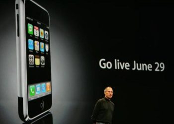 Shitet në ankand iPhone i 2007, ja shifra marramendëse