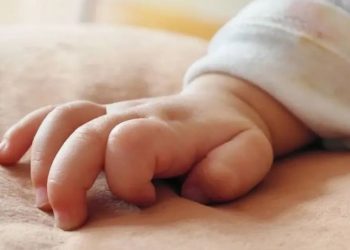 E rëndë në në Greqi, foshnja 5-muajshe ndërron jetë nga COVID, prindërit i dhurojnë organet