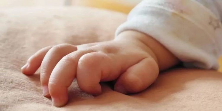 E rëndë në në Greqi, foshnja 5-muajshe ndërron jetë nga COVID, prindërit i dhurojnë organet