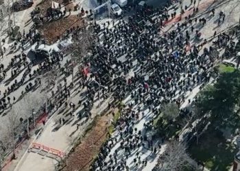 Dita e tretë e revolucionit, mungon Berisha e Meta (VIDEO)