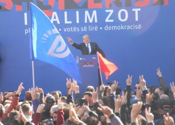 Sali Berisha në protestë: Sapo ka nisur revolucioni demokratik!