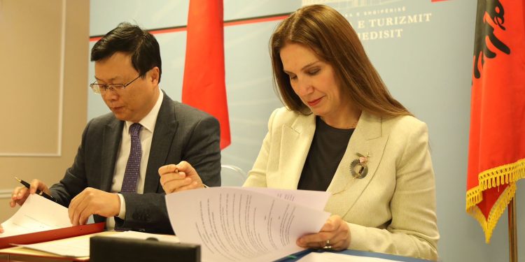 Pas heqjes së vizave, nënshkruhet marrëveshja e bashkëpunimit në turizëm mes Shqipërisë dhe Kinës