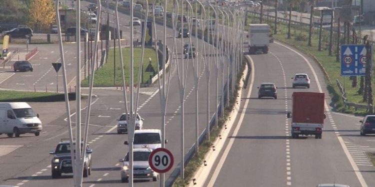 50% ulje për gjobat që paguhen brenda 15 ditësh, ja sa do të jetë shpejtësia e lejuar në autostrada