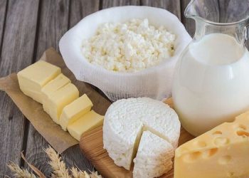 Tërhiqen fabrikat e qumështit: Nuk do të ketë rritje çmimesh për bulmetin