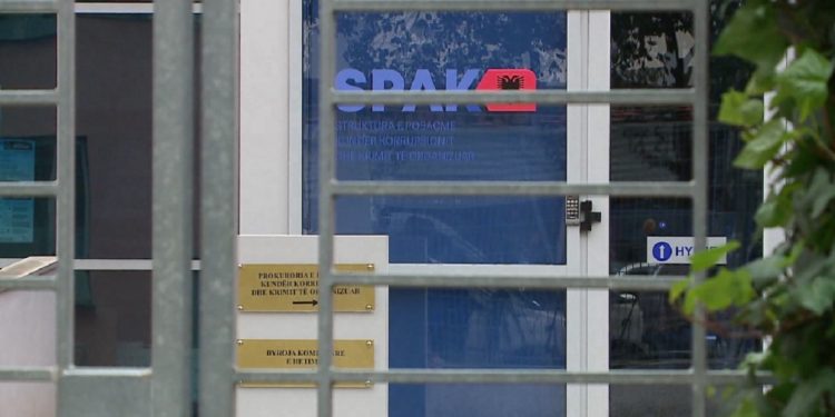 Korrupsion dhe shpërdorim detyre, arrestohen 4 zyrtarë të Bashkisë Dimal