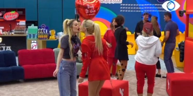 Shën Valentini në Big Brother, Deamishel dhe Kejsi puthen në buzë (VIDEO)