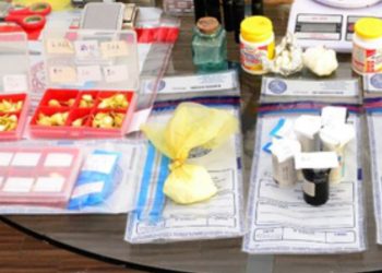 Kokainë, mijëra euro dhe telefona pa kartë, arrestohen 3 shqiptarët