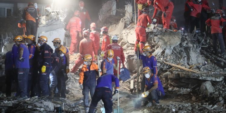 70 shqiptarë mes viktimave të tërmetit në Turqi