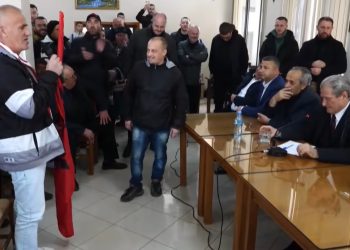 “Tigri Tepelenës” i jep fjalën Berishës: Doktor, shkatërrova familjen dhe pa bukë do rri, po me Edi Ramën nuk bëhem deri në vdekje. Të dua shumë o Bud Spenceri i Shqipërisë (VIDEO)