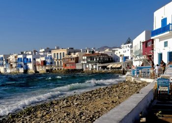 E rëndë/ I riu shqiptar vritet nga greku në Mykonos