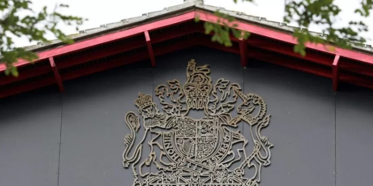 Tentoi të përdhunonte studenten në Angli, Gjykata rrit dënimin për 25-vjeçarin shqiptar, i riu jeton i lirë në Shqipëri (Emri)