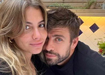 Incidenti i pazakontë/ Fans i çmendur i Shakirës, pronari i restorantit përzë Pique-n dhe të dashurën e tij (VIDEO)