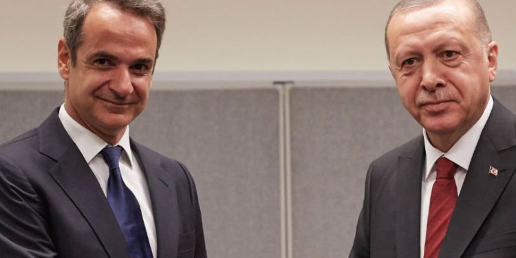 Mitsotakis telefonon Erdogan: Të gatshëm në çdo moment për t’ju ndihmuar