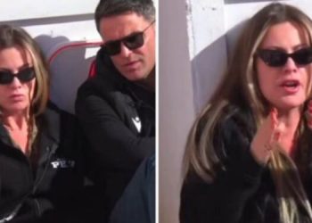 Olta Gixhari nuk mban dot nervat, thyen filxhanin në tokë dhe shpërthen në lot: U bëra si palaço këtu (VIDEO)