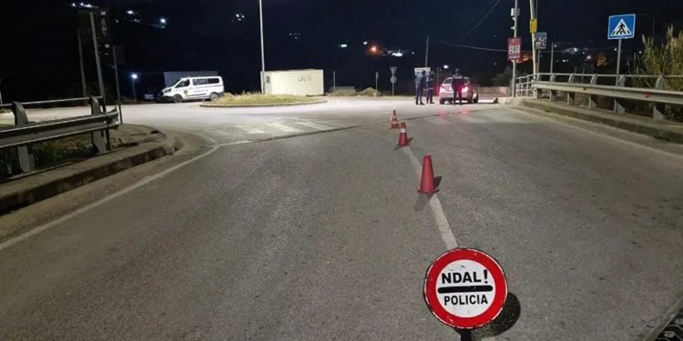 Nuk iu bindën urdhërit të policisë, ndalohen në Gjirokastër dy të rinjtë