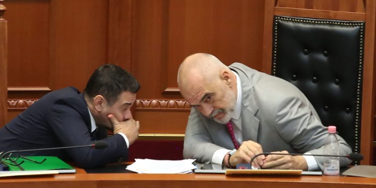 Ben Ahmetaj: Rama të bëjë kryeministrin dhe jo gjykatësin