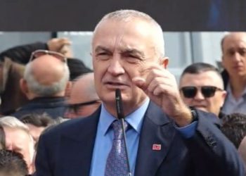 Meta tregon një histori me zonjën socialiste: Rama ua fut shokëve!