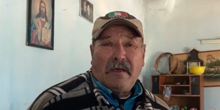 “Në vetmi dhe skamje”, historia e muzikantit 74-vjeçar që jeton pa asnjë të ardhur (VIDEO)