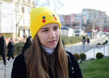 Gjesti i mrekullueshëm/ Studentja shqiptare dhuron paratë e bursës për të prekurit nga tërmeti në Turqi