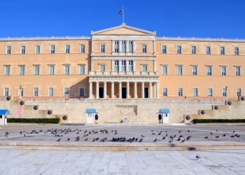 Pas luftës me kancerin, ndahet nga jeta në moshën 51-vjeçare ish-ministri grek