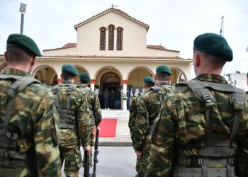 Lamtumira e fundit për Klaudian në Larisa, studentja shqiptare nderohet me ceremonial ushtarak (FOTO)