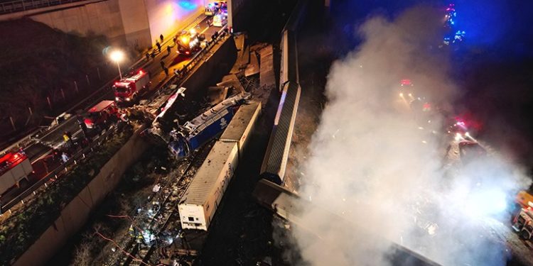 Zbardhet shkaku i aksidentit në Greqi, arrestohet drejtori i hekurudhës në Larisa