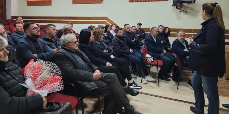 Kumbaro: Kandidati i PS mbështetet nga të gjithë në Libohovë. Jemi më të bashkuar se asnjëherë