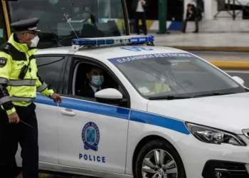 Vjedhja e 30 pikturave, florinjve dhe qindra mijëra eurove në Greqi, autorët harruan dorezat në vendngjarje, ‘gjurmët’ do t’i identifikojnë