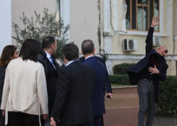 Deputeti i PD: Nuk shtyhet më, në Shqipëri kanë mbetur vetëm budallenjtë dhe militantët