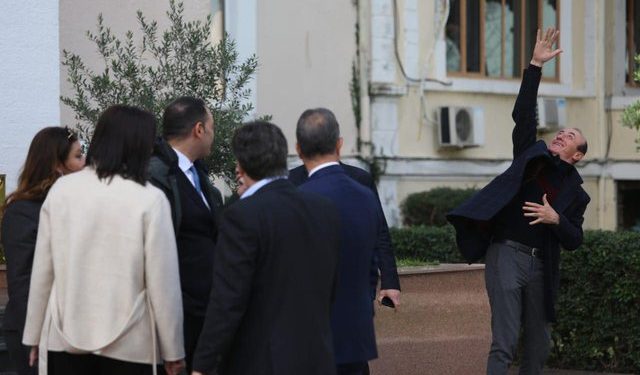 Deputeti i PD: Nuk shtyhet më, në Shqipëri kanë mbetur vetëm budallenjtë dhe militantët